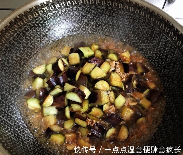 肉末茄丁,轻松干掉两碗米饭