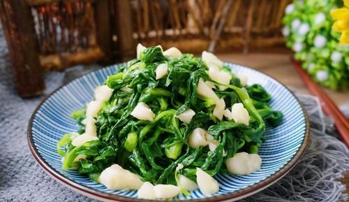 人到中年要会吃，常吃3种美食，延缓衰老，美容护肤，滋补身体