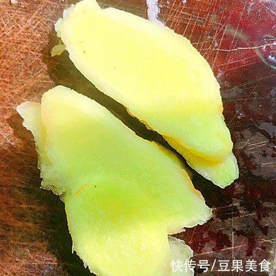 香菇焖鸡|自制香菇焖鸡，再也不用买了