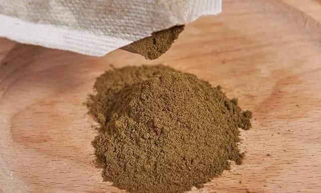 床上螨虫成窝,家里老人小孩老过敏,教你1个土法子,让螨虫消失