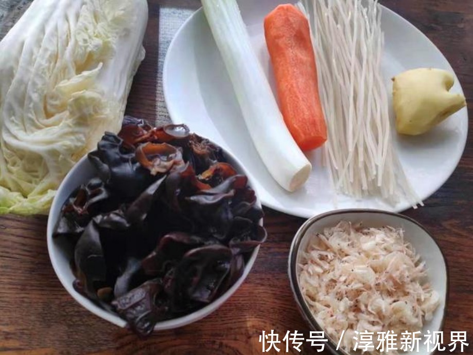 爸做的素包子，皮包馅香，一口气能吃8个，今天教你详细做法