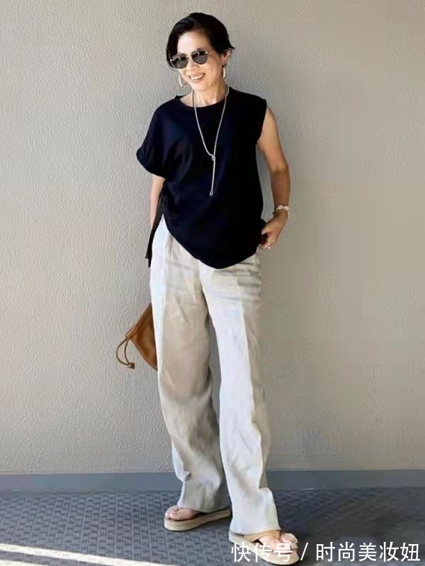 姐姐|这位58岁的“姐姐”太会穿了,身高仅1米53,凭穿搭美得优雅