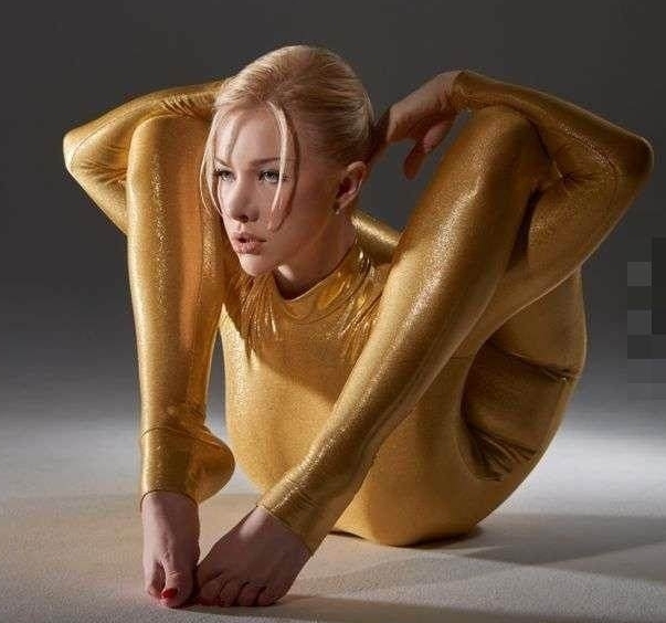 身材|世界最柔软的女人，各种动作不在话下，性感身材尽显柔术魅力