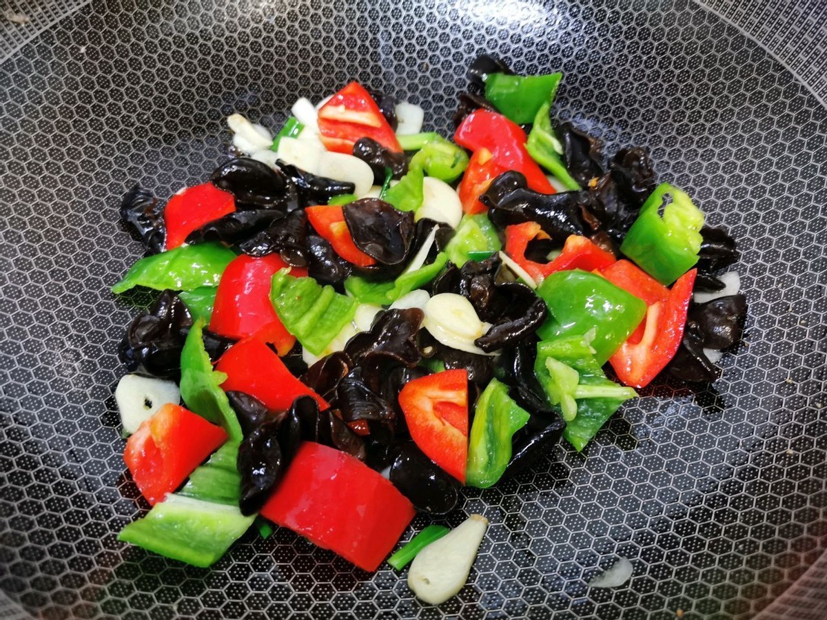 蛋白质|入夏后,少吃大鱼大肉多吃此菜,2块钱1斤,蛋白质高,比肉都营养