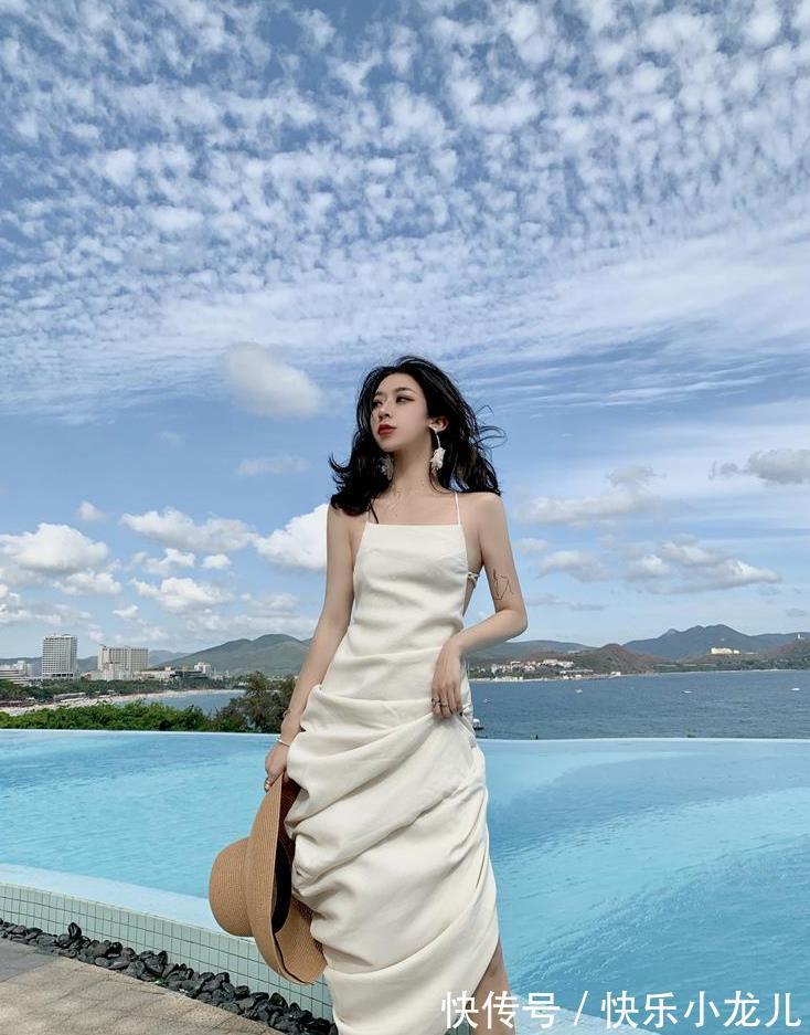 打扮|射手座的美女最喜欢打扮,一身白色吊带连衣裙,看上去真漂亮