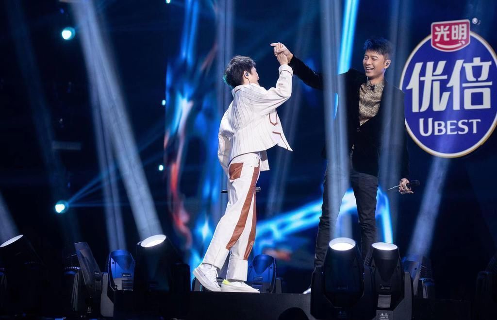 周深|《我們的歌2》李克勤周深驚喜返場 《愛情轉移》再現經典合唱