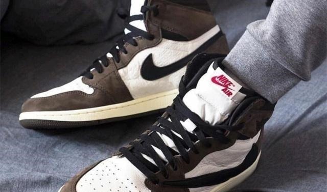 球鞋 穿假阿迪Aj为了不被排挤,学生穿特步被嘲笑!学校攀比这么可怕