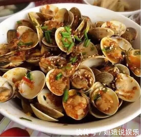 几道香味十足的家常菜,超级好吃,越吃越过瘾,在家待客有面子