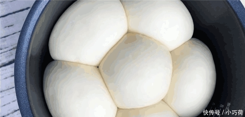 面食达人教你用电饭锅做早餐馒头,比蒸出来的更香,做法还简单