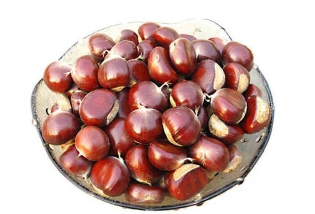 腰酸背痛的罪魁祸首可能就是骨质疏松,常喝这碗粥,留住骨质