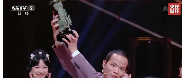 央视《中国国宝大会》第一季收官，冠军被提前泄密，难怪热度一般