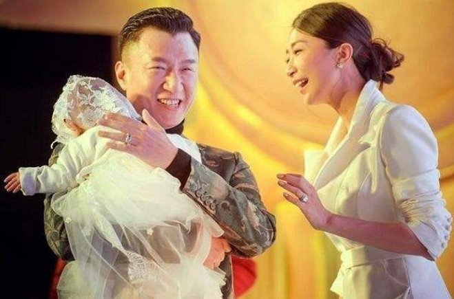 转账|“转账老爸”火了父女聊天记录彰显父爱,网友酸了首先要有钱