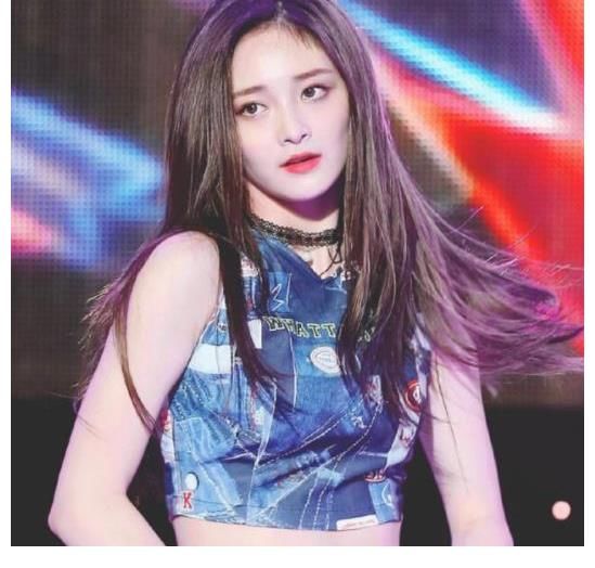 爱豆|《爆裂舞台》韩红脸盲成笑点,女爱豆们各有本领,舞台粉的春天