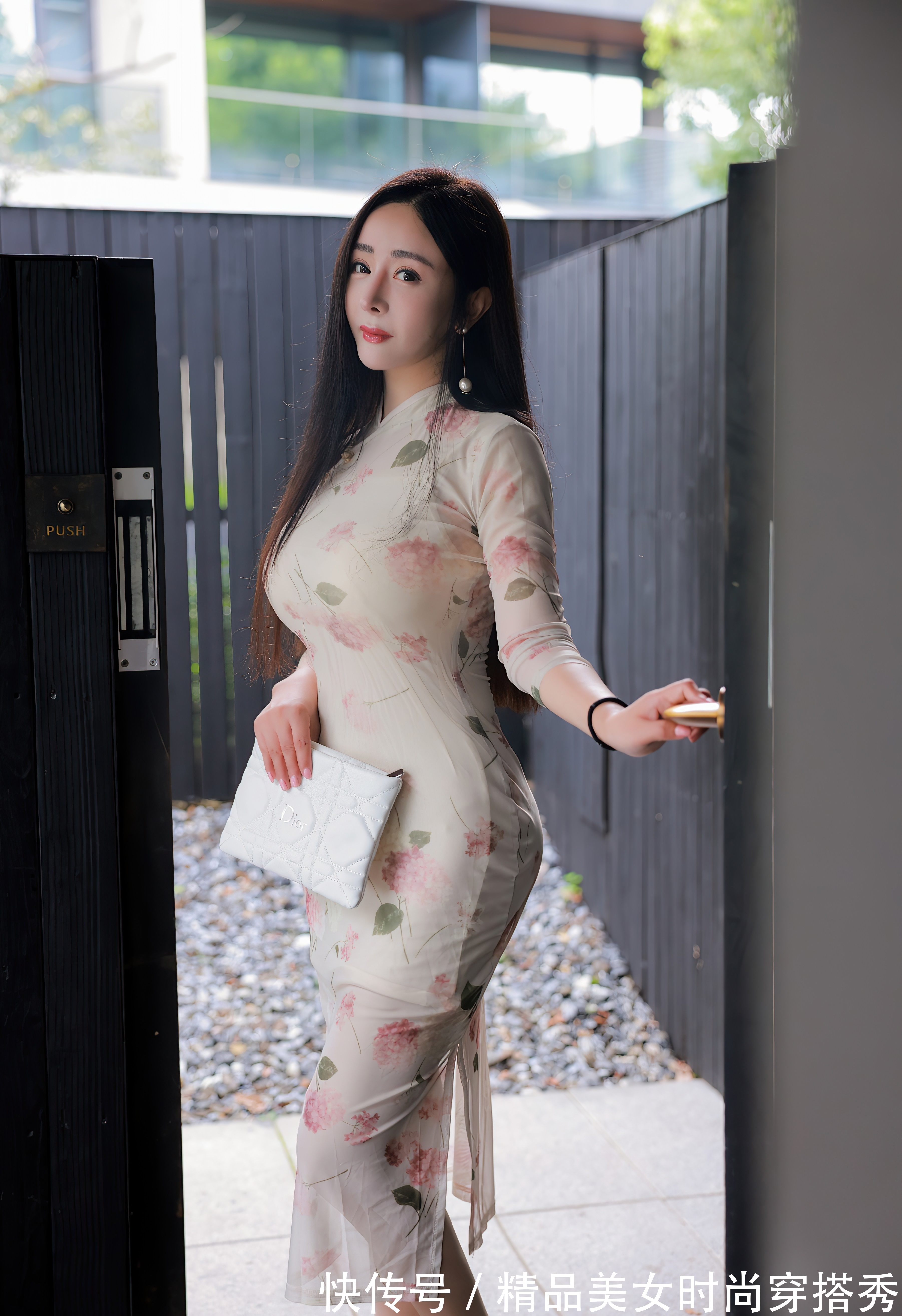 知性 集聚复古与时尚的连衣裙,知性优雅,搭配一双高跟鞋,温柔有气质