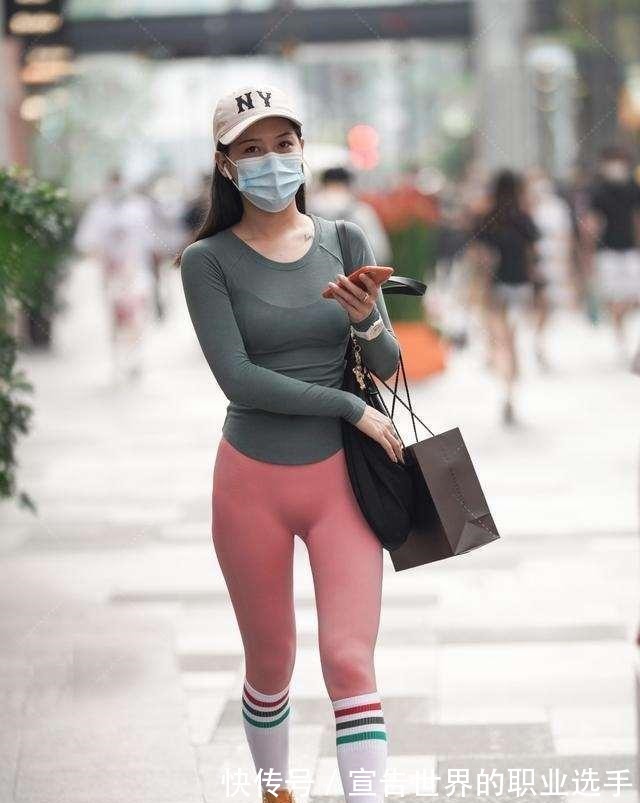 高挑 打底裤穿搭也可以酷酷哒,让女性变更加高挑,时尚街头的宠儿!