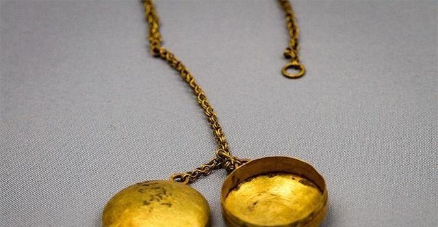 墓地|王伯禄墓出土镶宝石金簪,修路的铲车铲开了封存500多年的历史