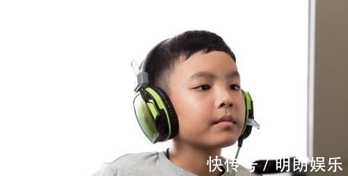 游戏厅|12岁男孩身患癌症,妈妈崩溃大哭吐露别在“垃圾堆”里养孩子