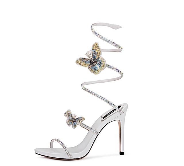 一字带凉鞋 偷偷告诉你，那些真正有品位的人都在穿什么鞋