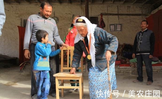 世纪|中国最长寿的老人,历经3个世纪,六世同堂,133岁还能吃10个肉包