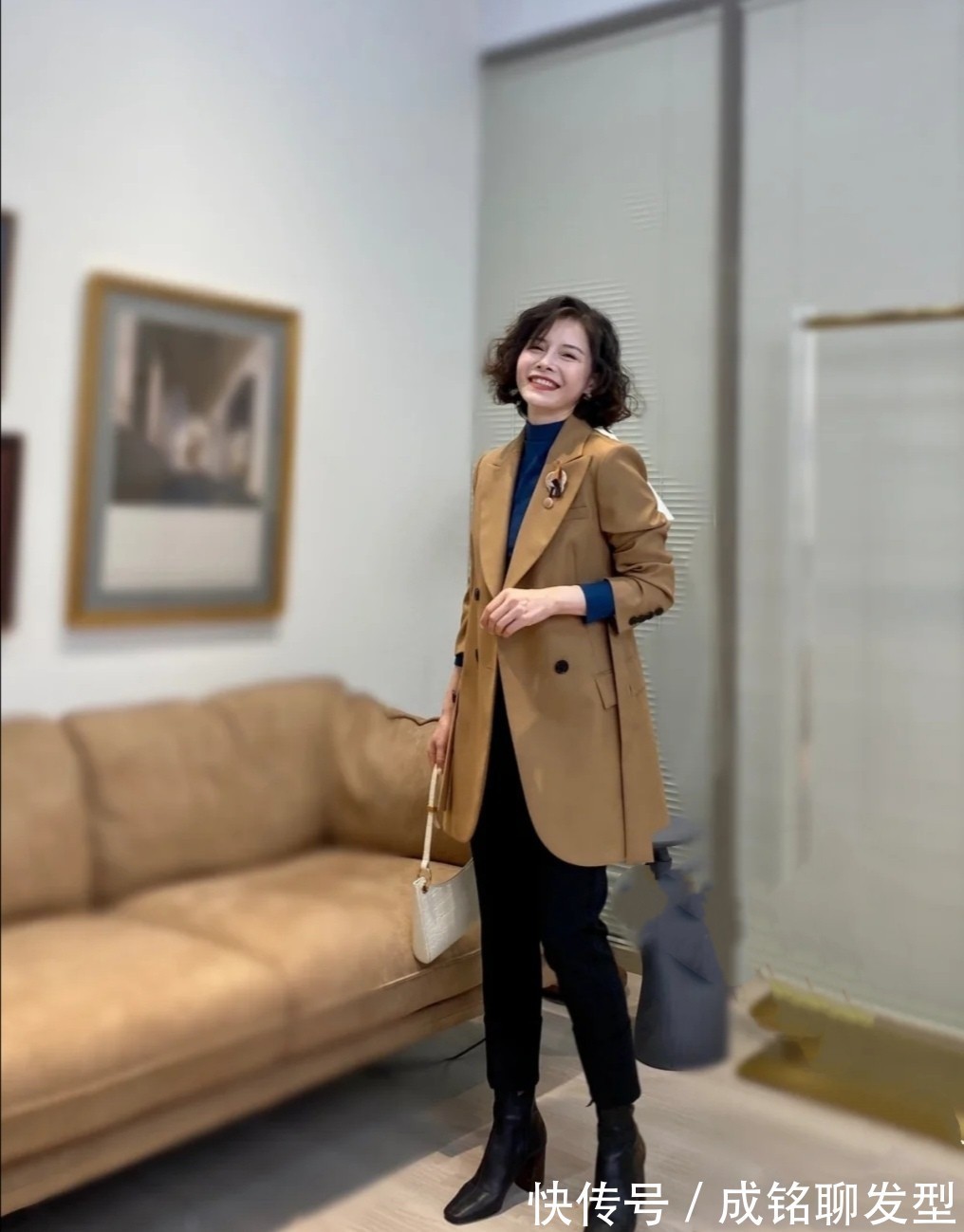 女人 女人不管四十还是五十,建议多穿“九分裤+短靴”,显腿长又显高