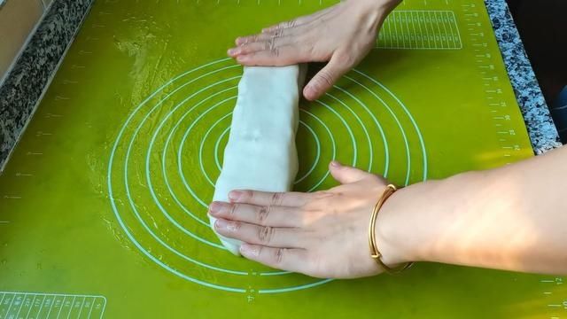 绿豆沙馅|半烫面馅饼，皮薄馅大，放凉了也不会硬，做法简单，老少都爱吃