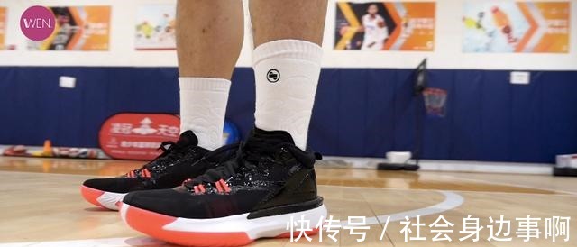 侧翻 四百块不到的未来超巨签名鞋,好穿但不推荐的Zion1实战测评!