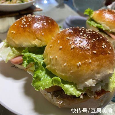 沙拉酱|这道手作面包和汉堡包,汤汁都要舔干净