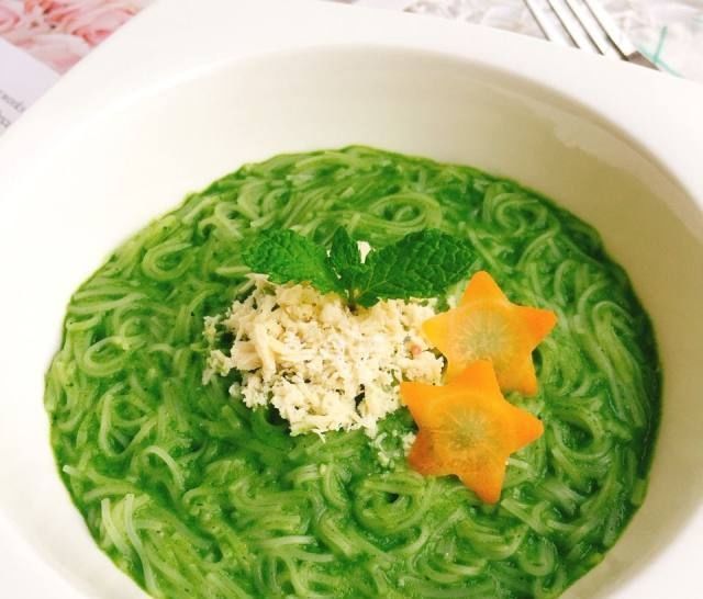 营养|菠菜浓汤面,补充氨基酸,能提高宝宝免疫力,营养更均衡