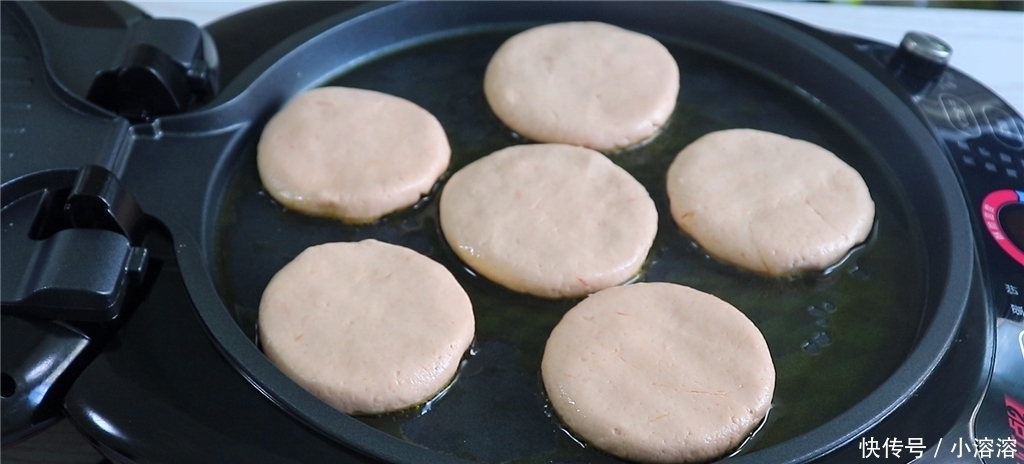 3个西红柿加1碗芝麻,教你简单又好吃的做法,出锅老公连吃5个