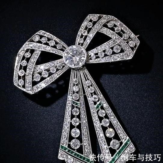 英女王 蕾丝只能做裙子珠宝亦可如蕾丝般精致浪漫!