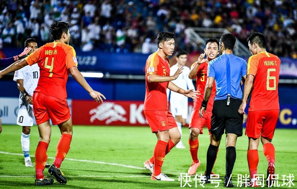李霄鹏|国足第一克星执法李霄鹏首秀,贾西姆执法,国足一场平局都没拿过