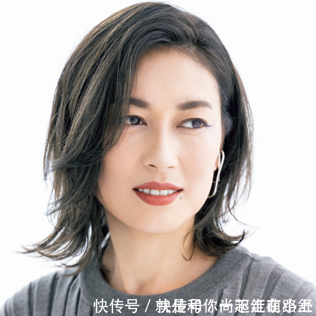 蓬松感 女人一旦到了40，发型建议“弃长选短”，试试这些妈妈卷，很减龄