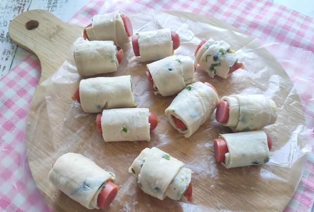 手抓饼花样吃法,简单省事,15分钟端上桌,层次分明,当早餐最好