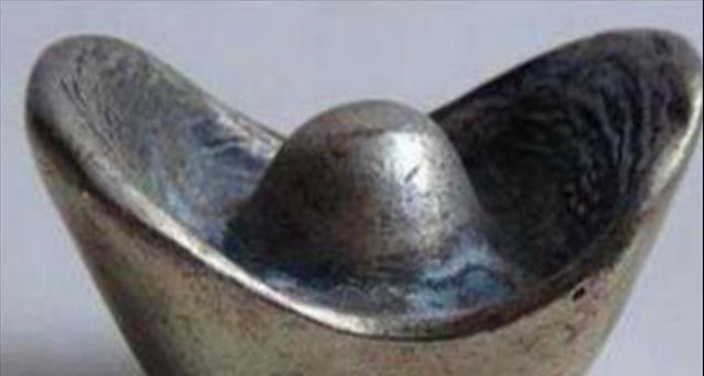 黄蓉#郭靖第一次请黄蓉吃饭,花费了19两7钱4分,相当于如今多少钱?