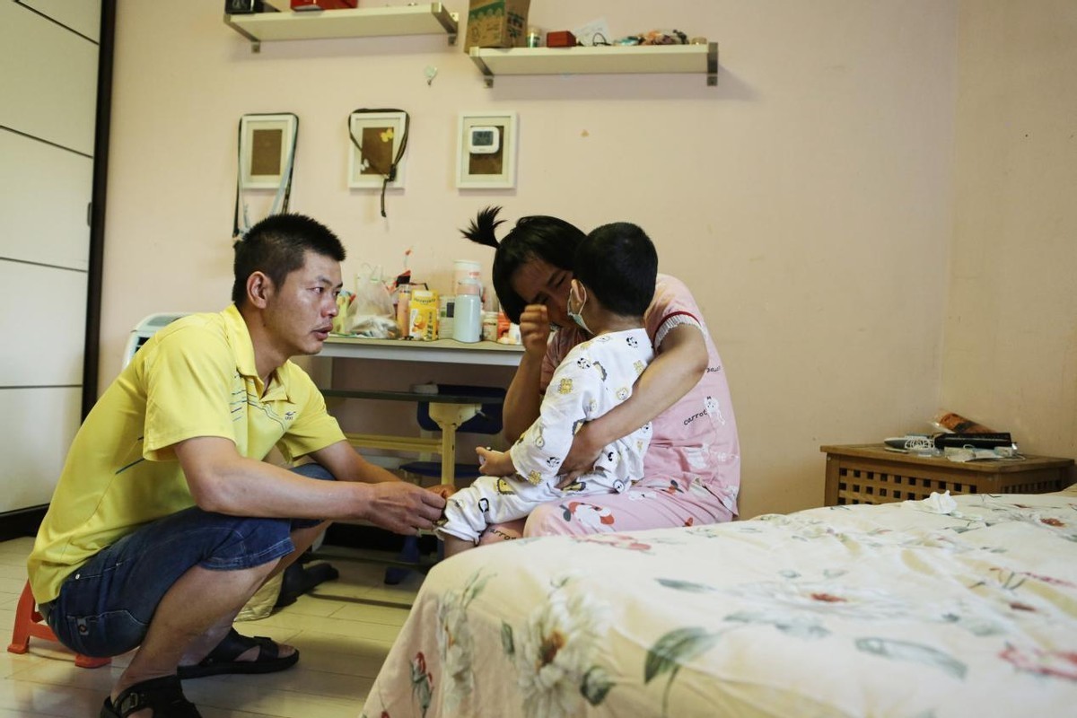 母亲|孩子患重症期间母亲发现自己怀孕,无奈忍痛做出抉择弃小保大