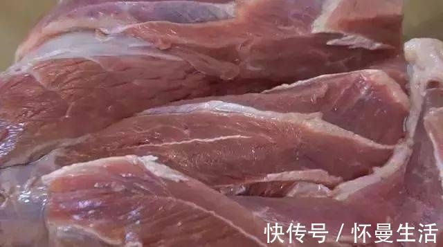 牛肉|外面卖75一斤的酱牛肉，简单2步在家做，肉酥筋软，过年露一手