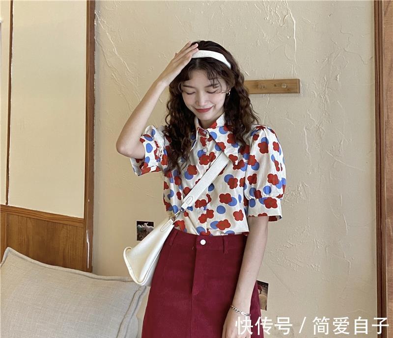 小白裙|今夏流行“碎花衬衫和半裙”，这3个穿搭思路，轻松美一整夏！