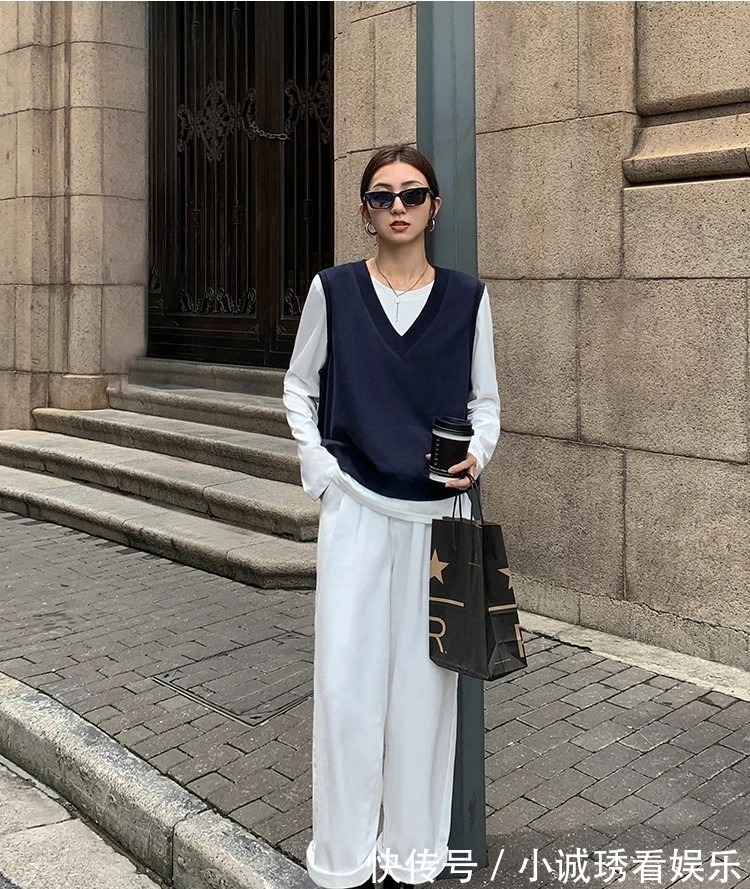 t恤|入秋后穿衣的高级感是“马甲”给的，搭配T恤衬衫都好看，很实用