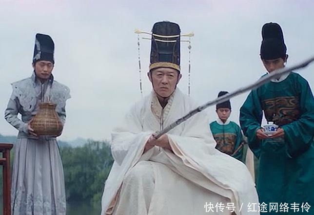 撑起|治世能臣，还是亡国罪臣？毁誉参半的魏忠贤，曾撑起明朝的半边天