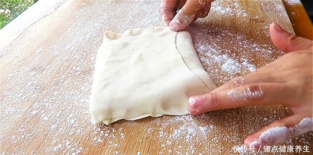 十元一斤的酱香饼,教你在家自制,外酥里软,学会再也不用买