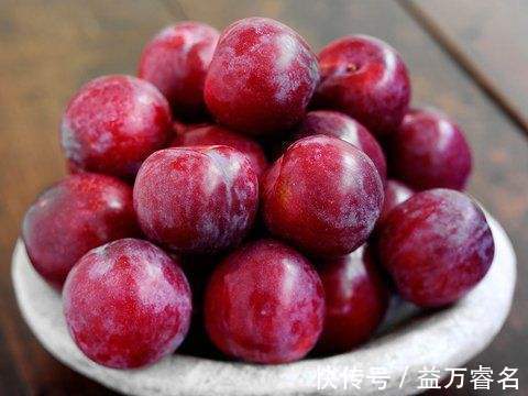 皱纹|每天晚上坚持吃3种食物，淡化皱纹、延缓衰老，好处多多！