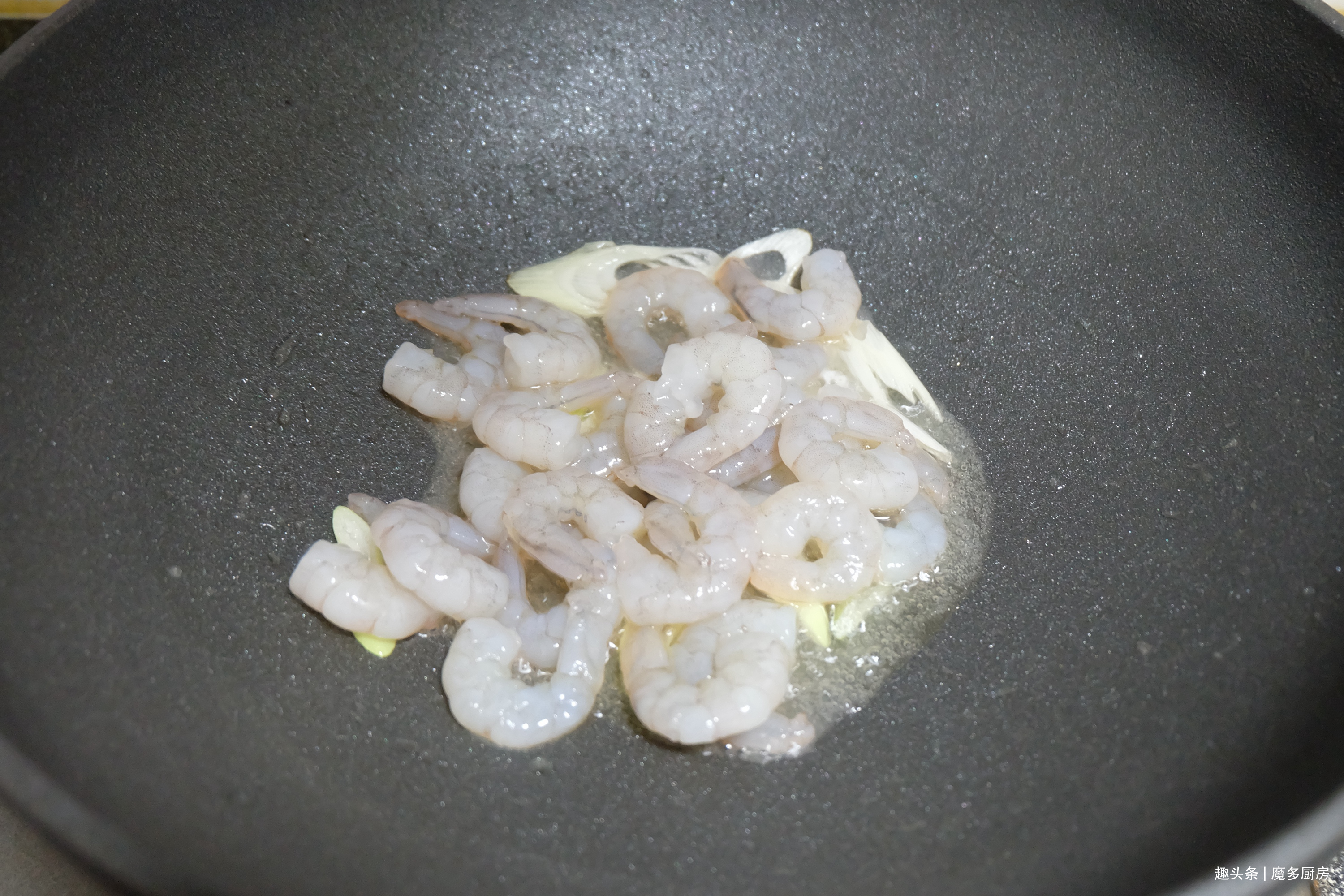 全职妈妈准点做晚餐,20分钟做出一桌家常饭菜,营养健康味道香