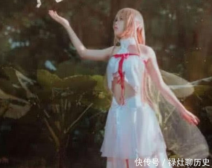 亚丝娜|“女装大佬”cos亚丝娜,抬起手的一瞬间,网友们都沸腾了!