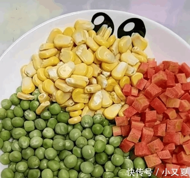 糯米加鸡蛋, 外面卖八元一个, 在家也能做, 一次吃五个还嫌不过瘾