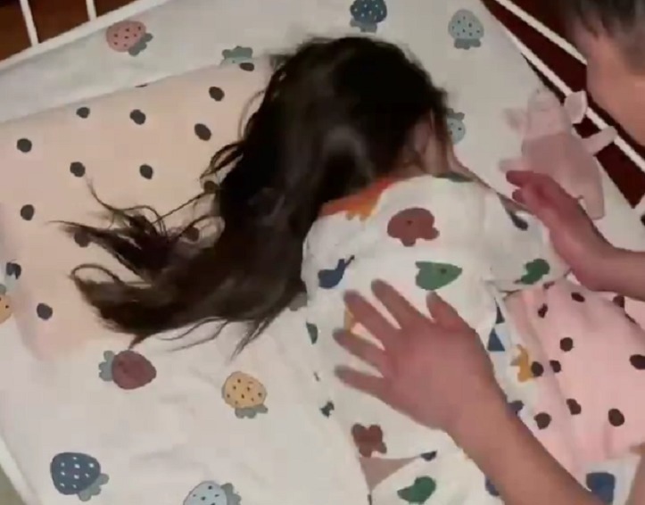 生日歌|为了所谓的仪式感,女儿零点被父母强制起床,过了场糟心的生日