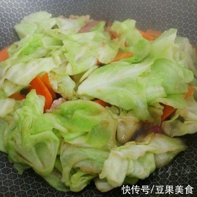 五香酱肉圆白菜|好吃到模糊的五香酱肉圆白菜，怎么都吃不够