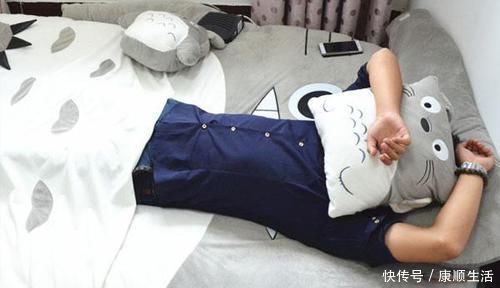 失眠|失眠到崩溃?常吃这3种食物,宁心安神助睡眠,一觉睡到8点钟