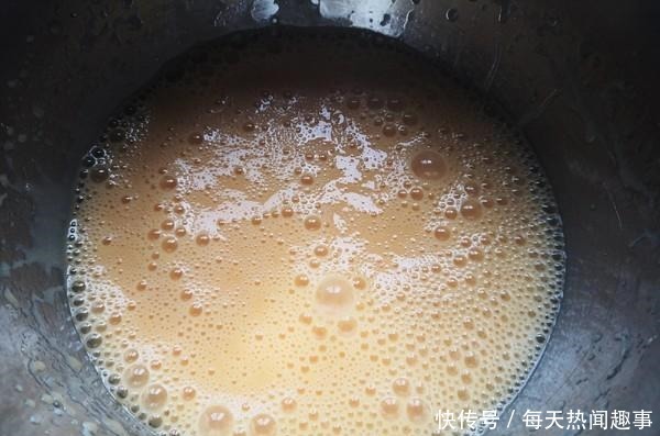  做蛋糕就要用烤箱教你一款无油小蛋糕，保证好吃到不想停