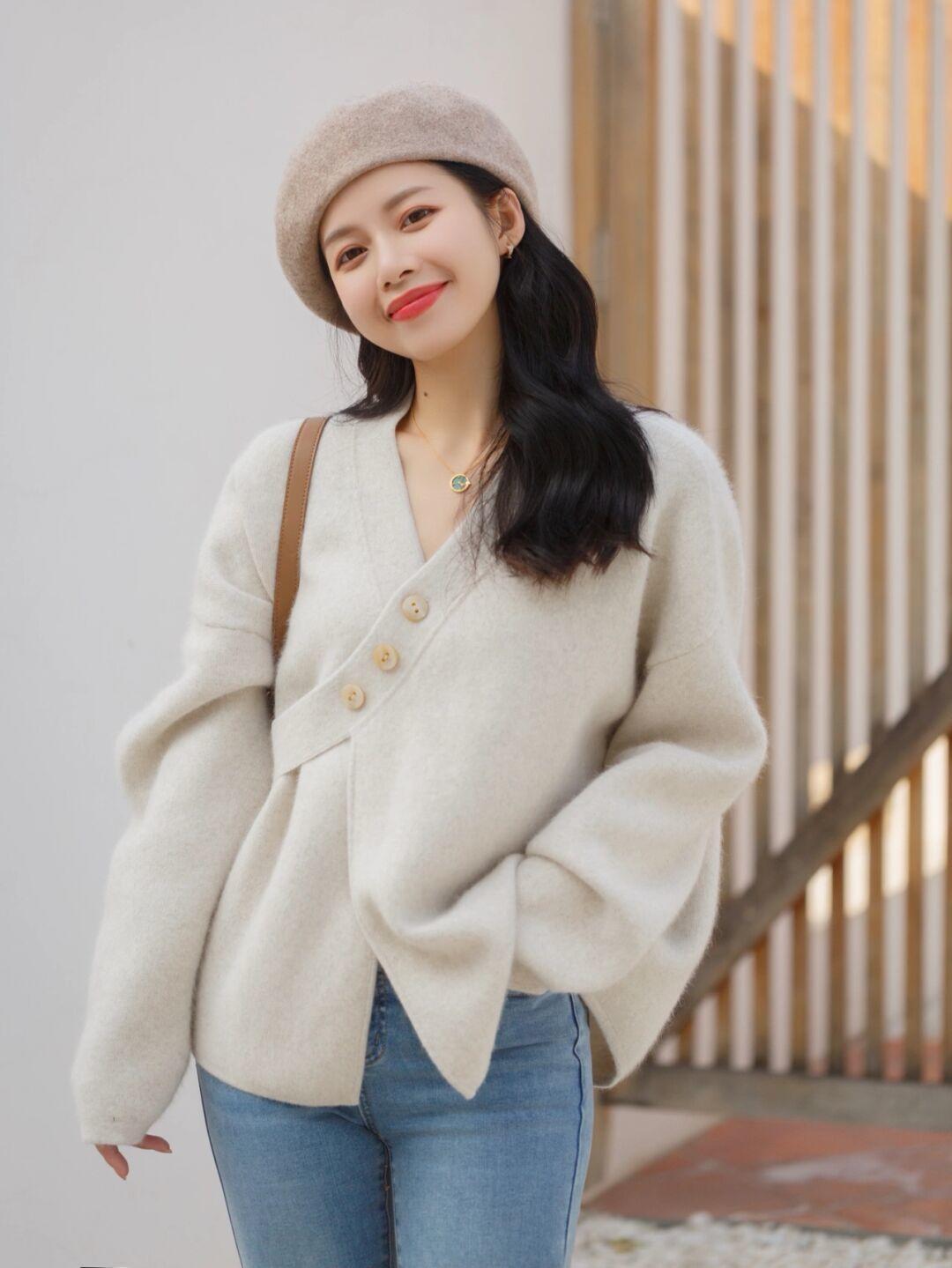 修身性 穿来穿去,还是“毛衣”最百搭,不花哨、不显胖,简约高级又时髦