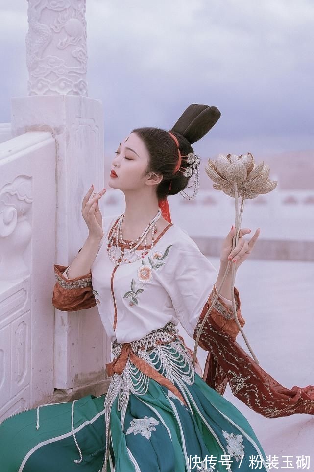 汉服&穿奶奶亲手做的汉服,却被汉服娘喷“山”,汉服圈戾气这么重?